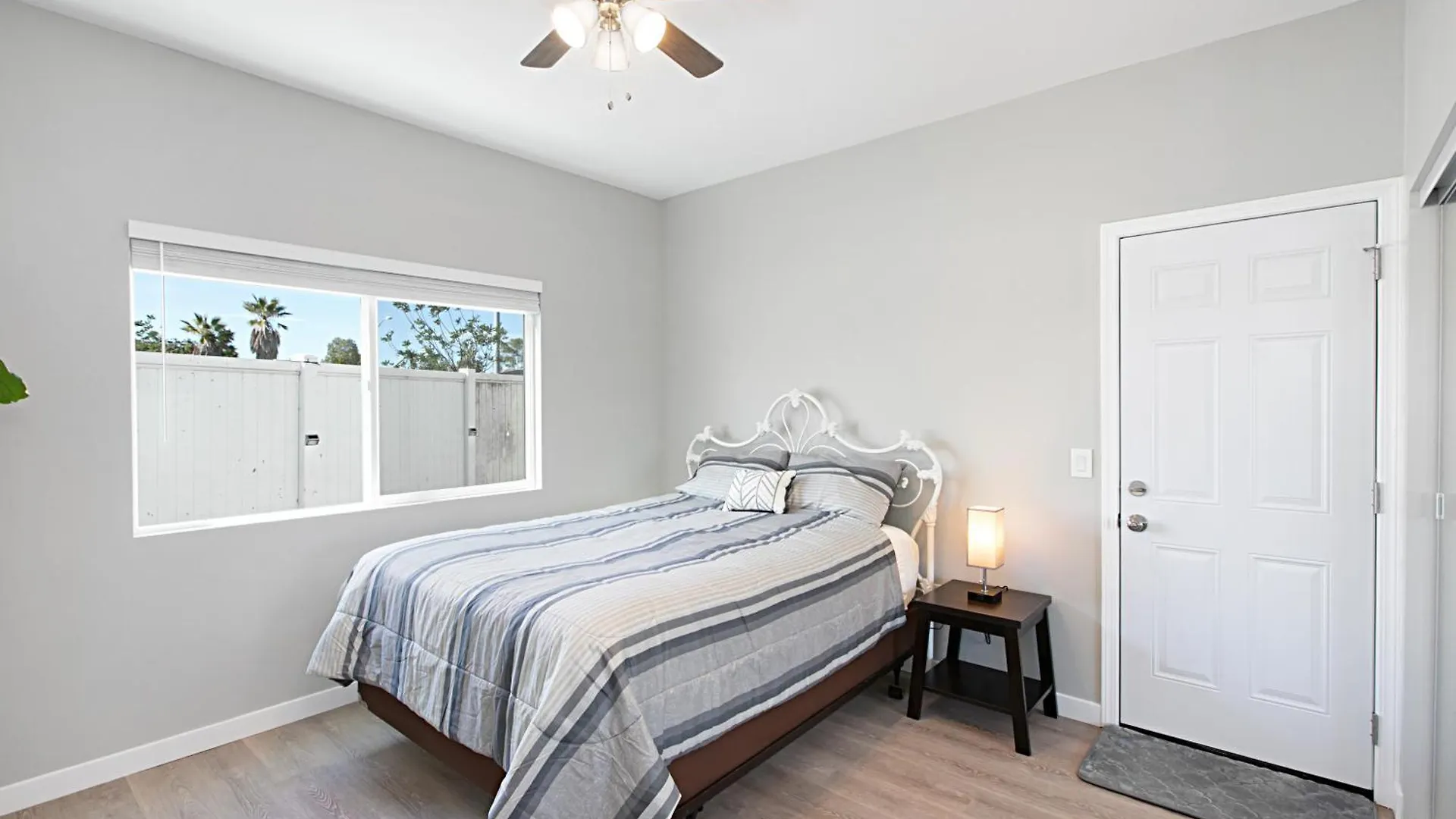 度假居 Family Friendly Newly Built Home!