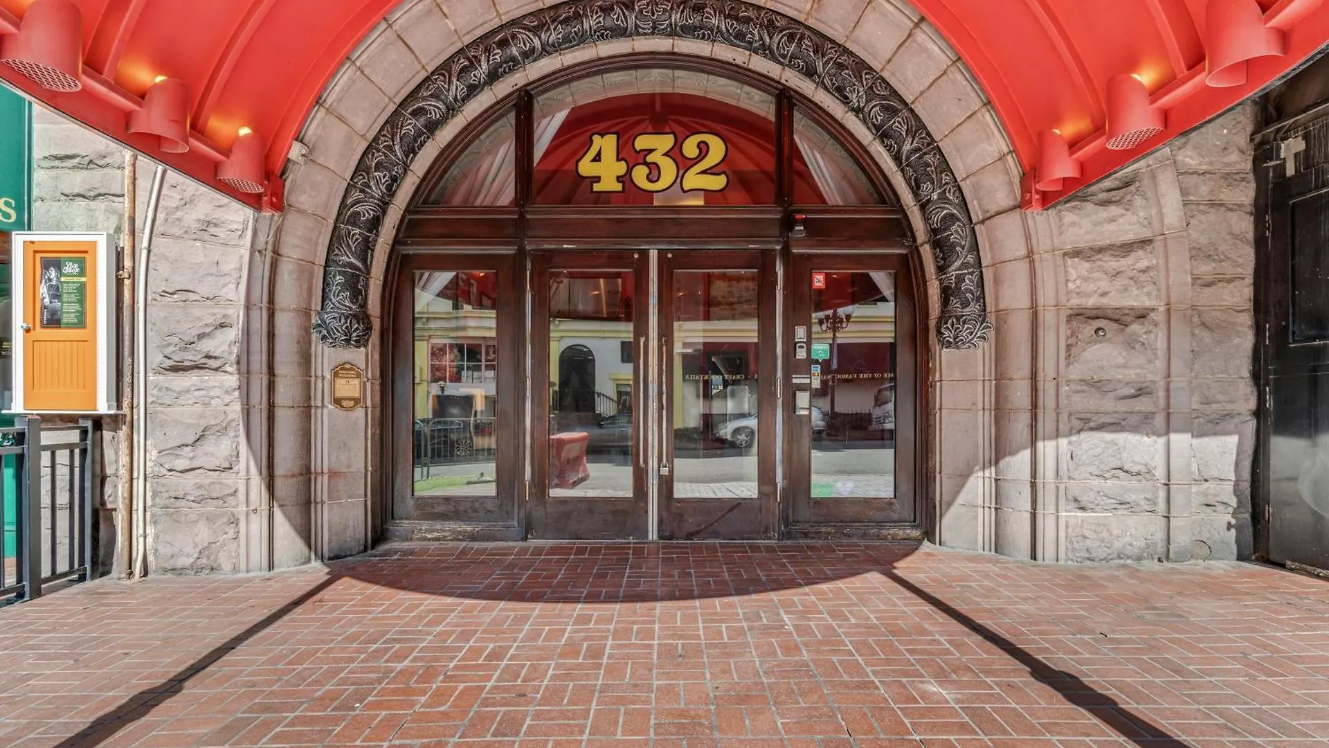 Keating Hotel 3*