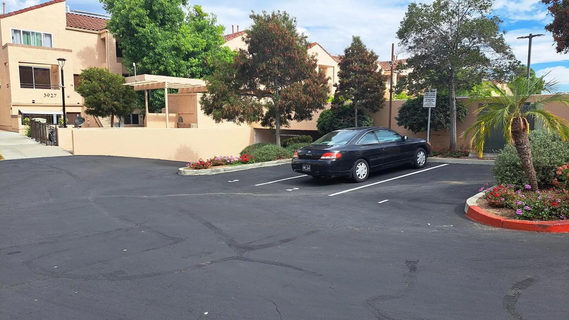 Corner 2-story One Bedroom La Jolla Daire