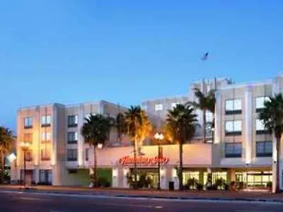 Hampton Downtown Hotel