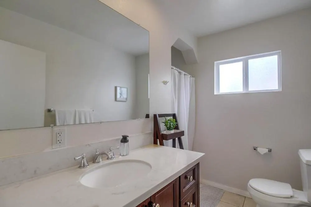 Oceancatcher - Newly Remodeled 3 Bedroom Retreat With Ocean View In The Heart Of Mission Beach, Sleeps 10 *