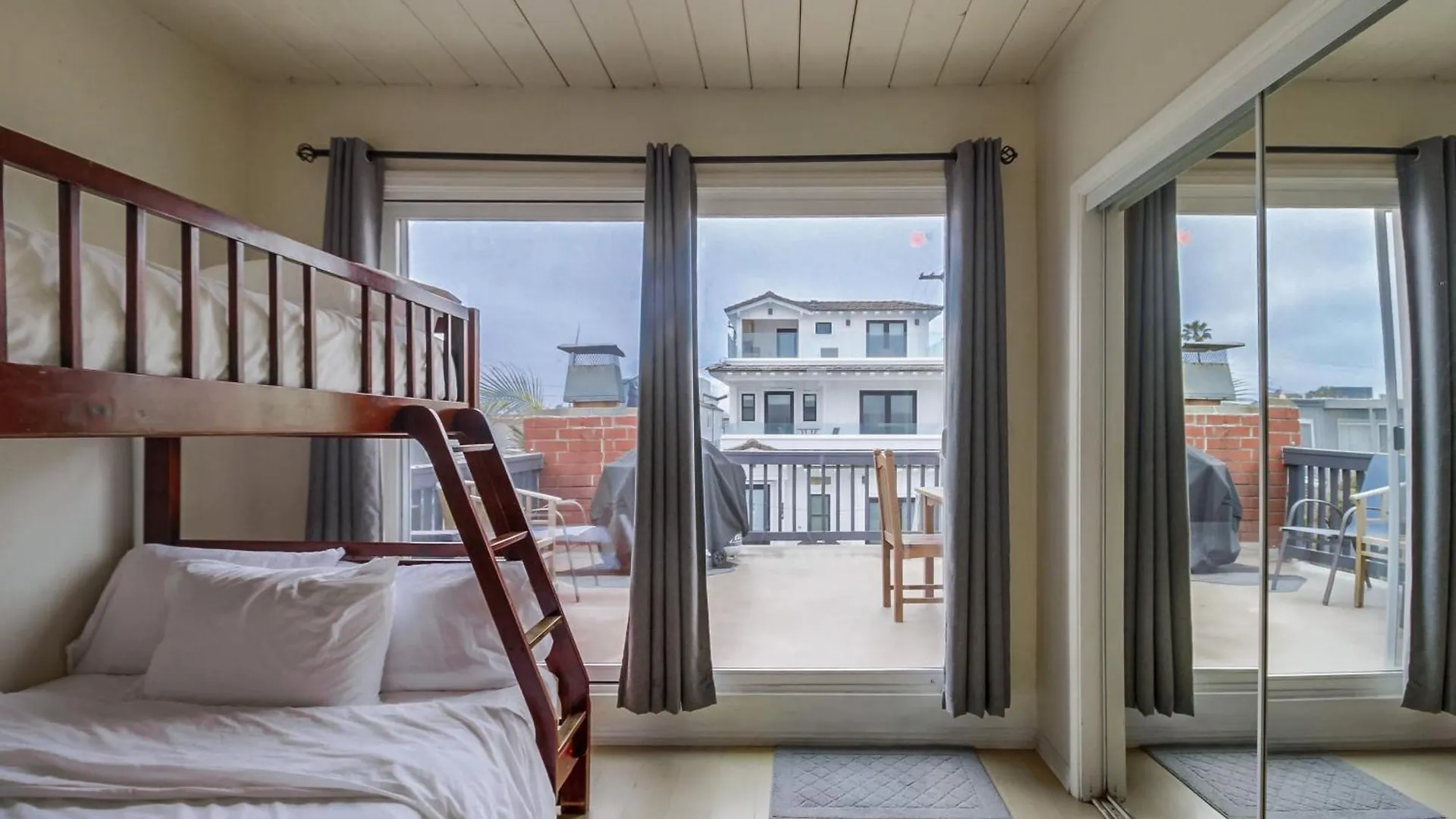 Oceancatcher - Newly Remodeled 3 Bedroom Retreat With Ocean View In The Heart Of Mission Beach, Sleeps 10 * San Diego