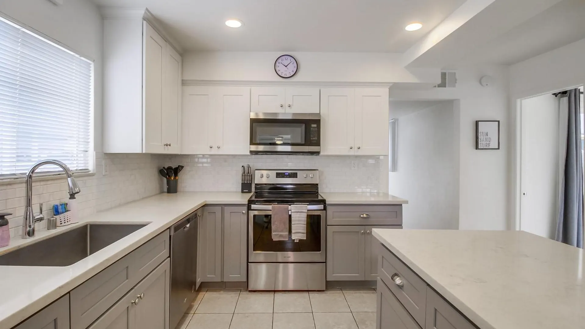 Oceancatcher - Newly Remodeled 3 Bedroom Retreat With Ocean View In The Heart Of Mission Beach, Sleeps 10 * San Diego