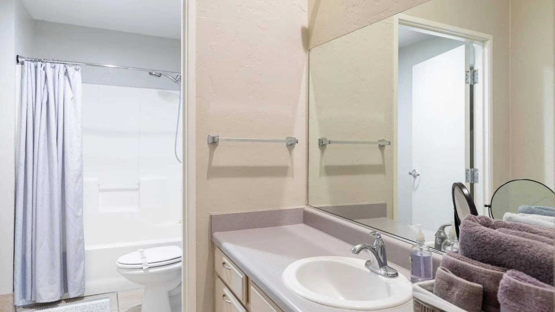 Greely Gaslamp - Loft W Parking & 3 Beds #402 Hotel