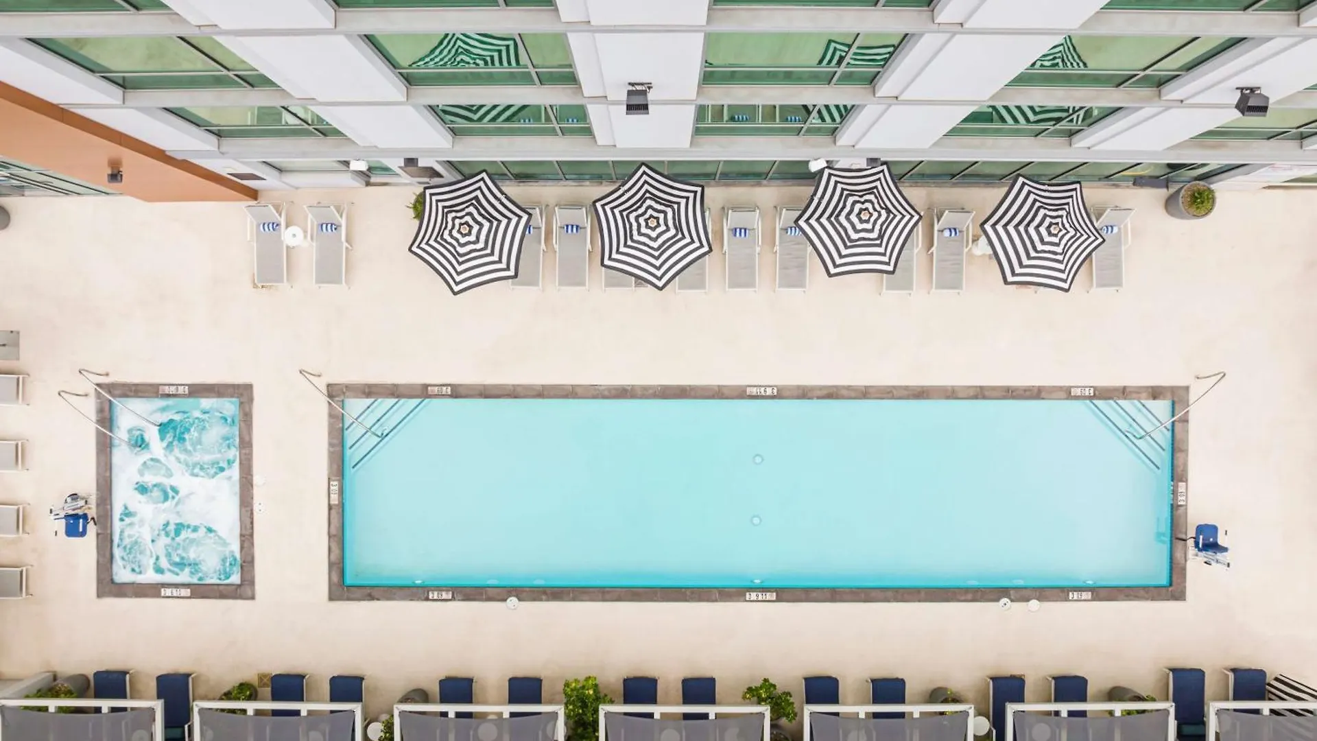 Carte Downtown, Curio Collection By Hilton 4*