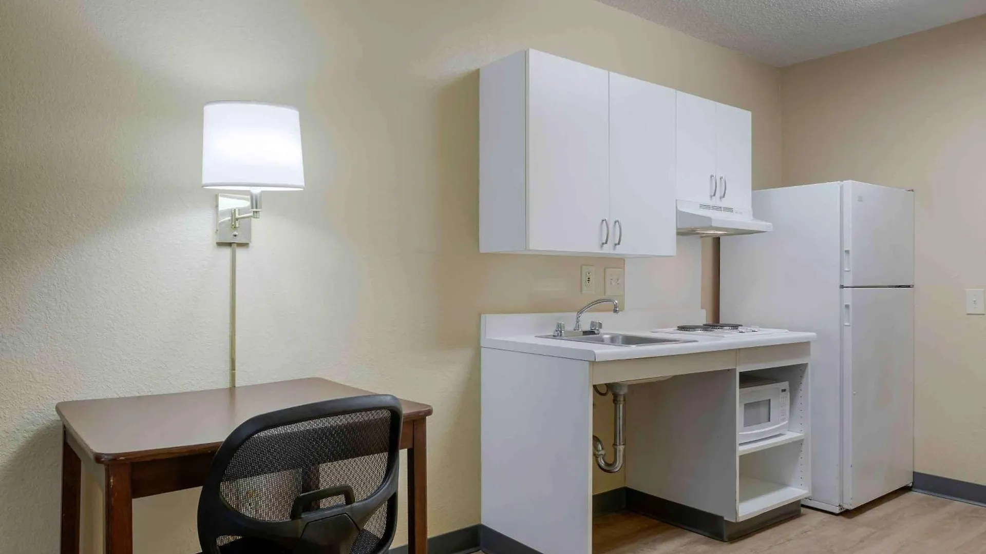 Extended America - - Fashion Valley Hotel 2*