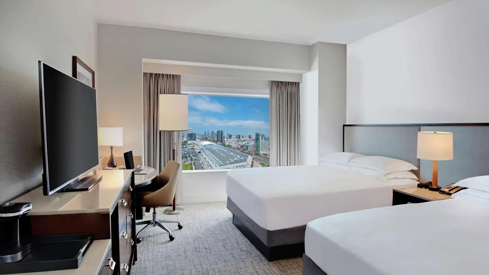Hilton Bayfront Szálloda 4*