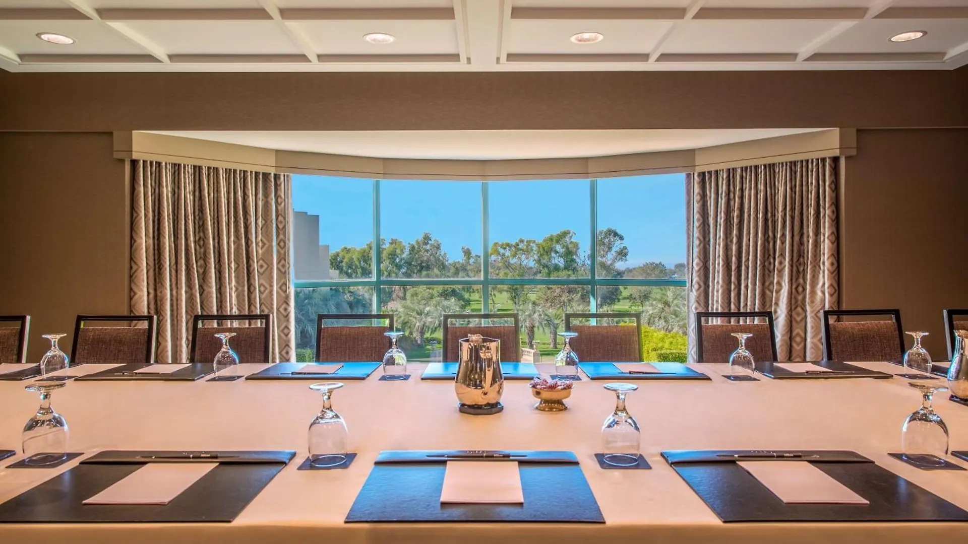 Hilton La Jolla Torrey Pines Resort 4*