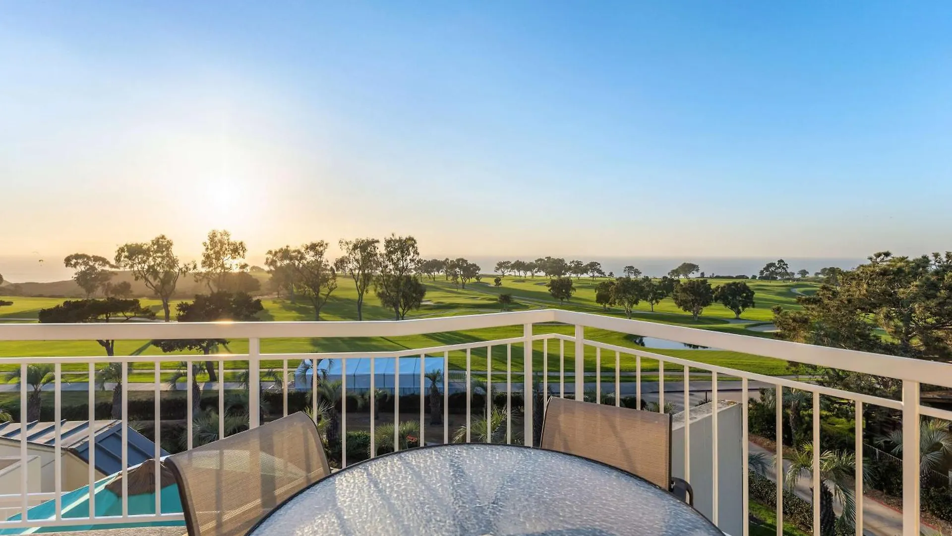Hilton La Jolla Torrey Pines Rezort 4*