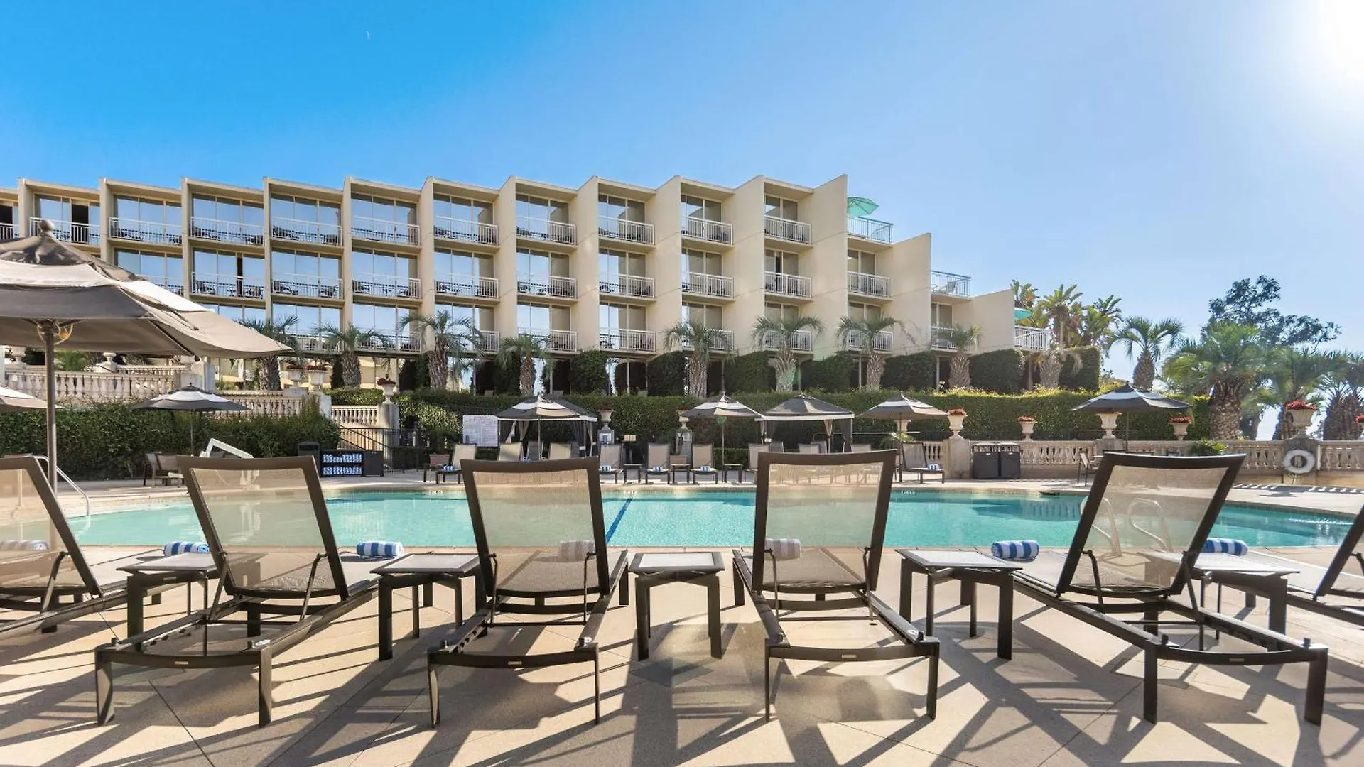 Hilton La Jolla Torrey Pines Rezort 4*
