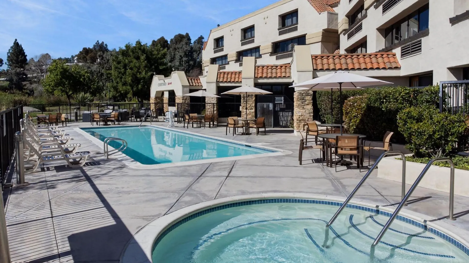 Courtyard By Marriott Rancho Bernardo Hotel 3*