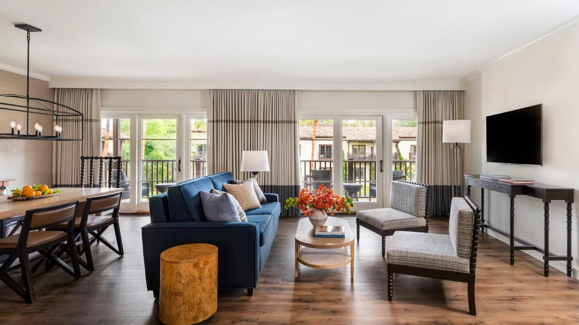 La Jolla & Hotel 4*