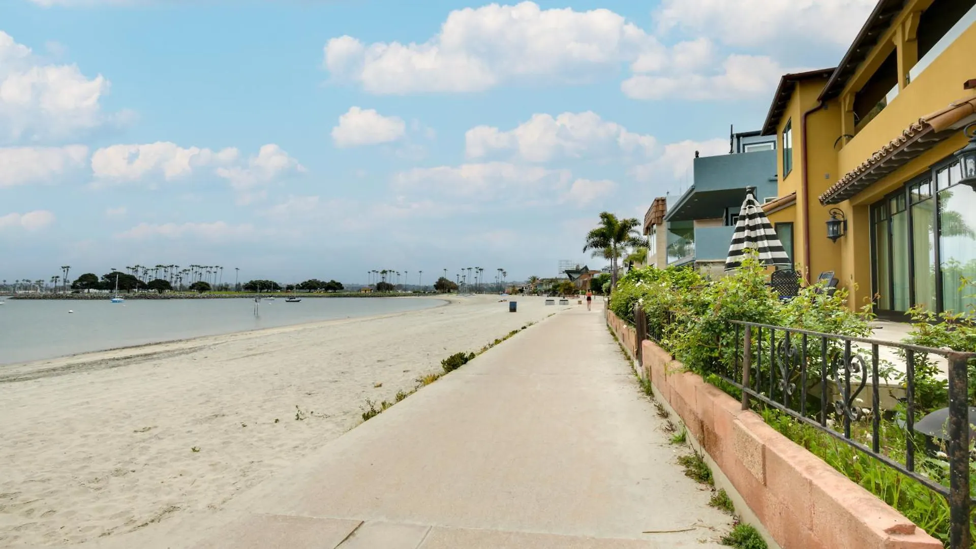 With Deck Walk To Mission Beach! * San Diego