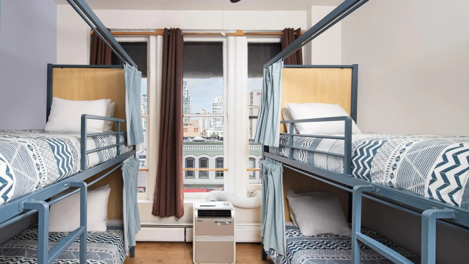 Hi San Diego Downtown Hostel * San Diego