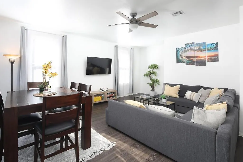3 Bedroom 2 Bath House With Parking - 10 Guests 圣地亚哥