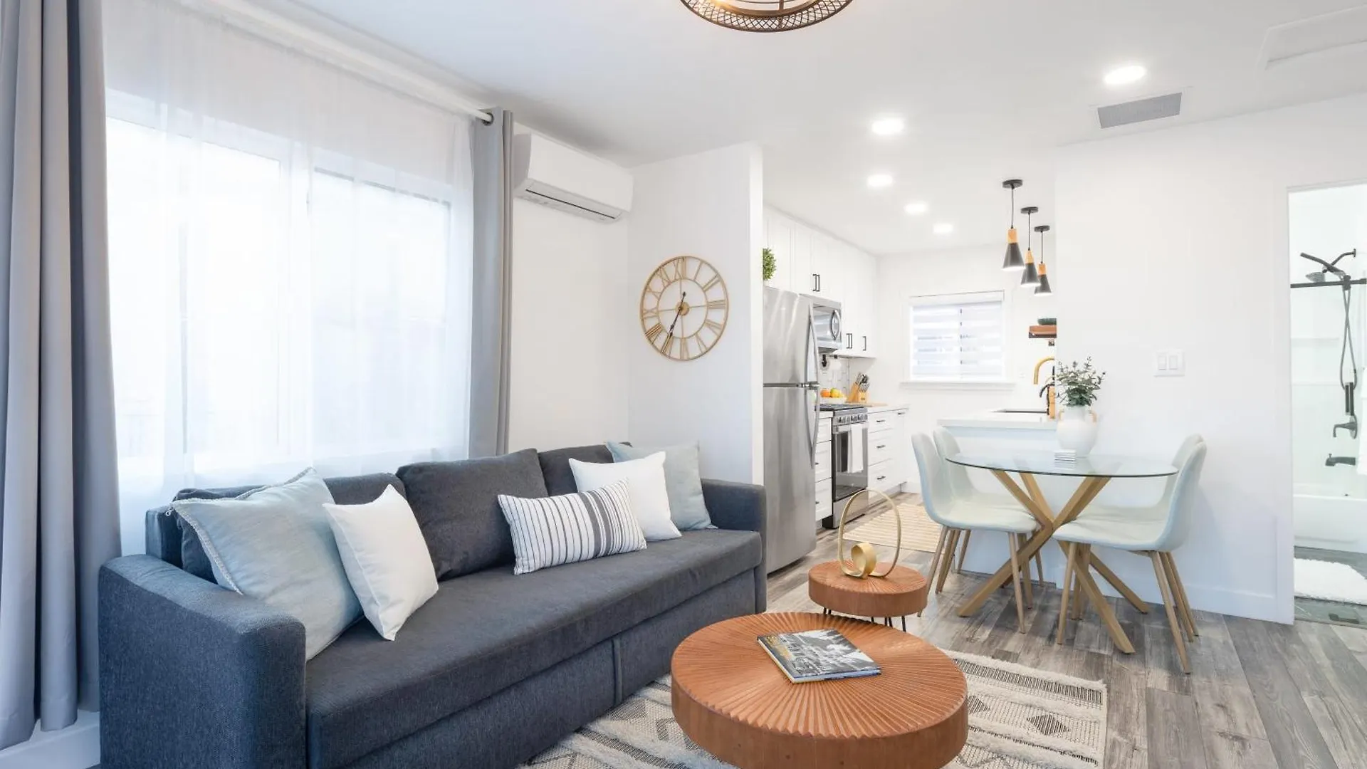 2 Bedroom House - Fire Pit Table Bbq - Downtown *