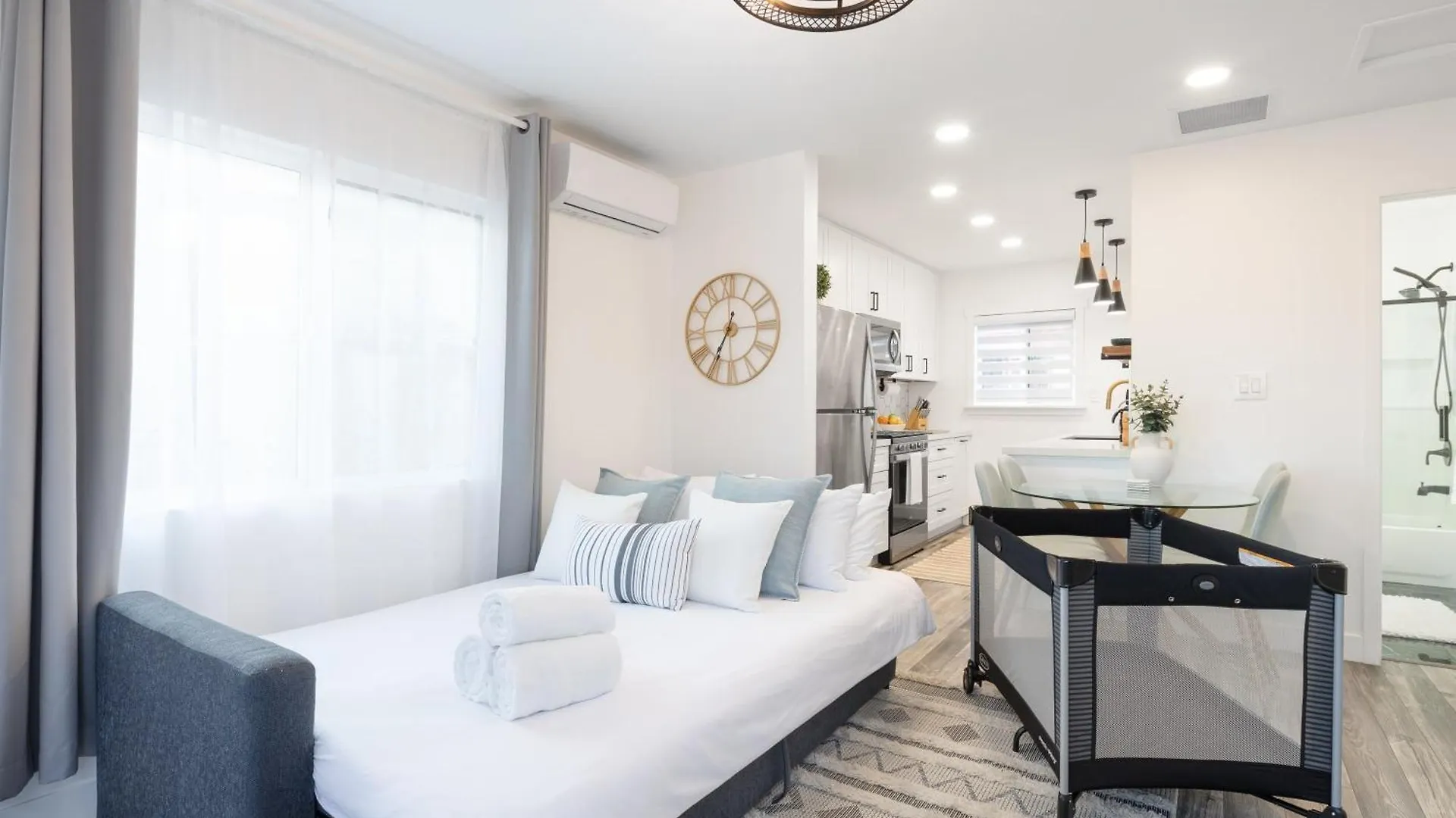 2 Bedroom House - Fire Pit Table Bbq - Downtown