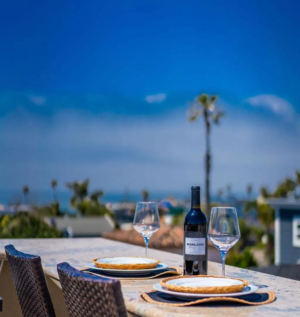 Surfside Charmer One Block To San Diego