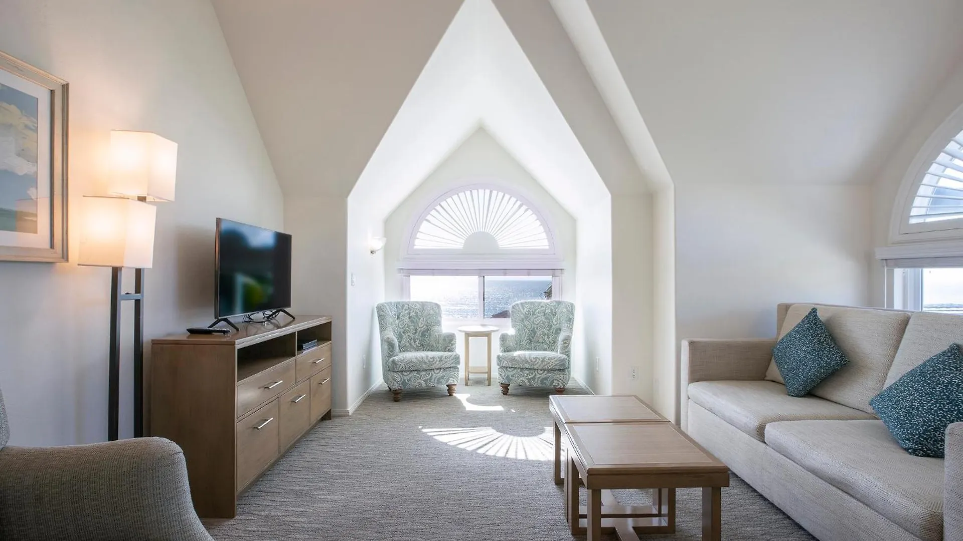 Wave Crest Aparthotel 3*