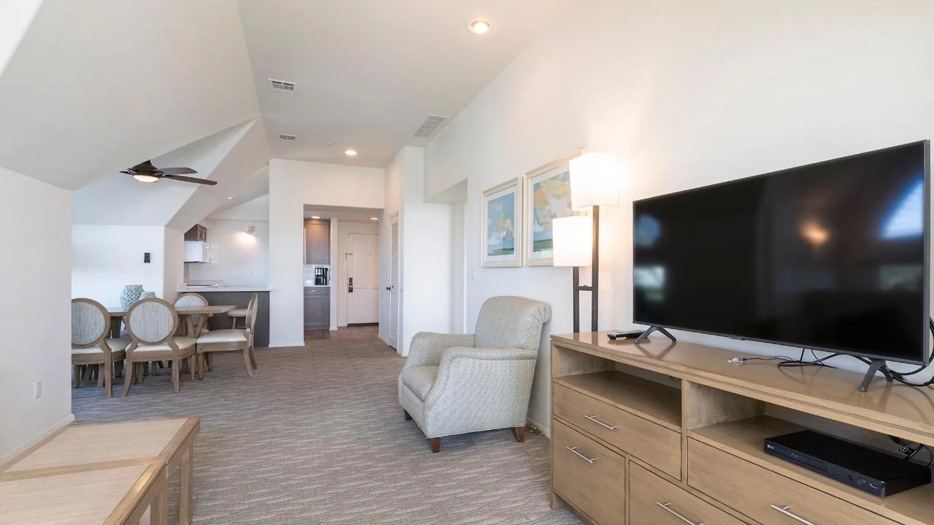 Wave Crest Aparthotel