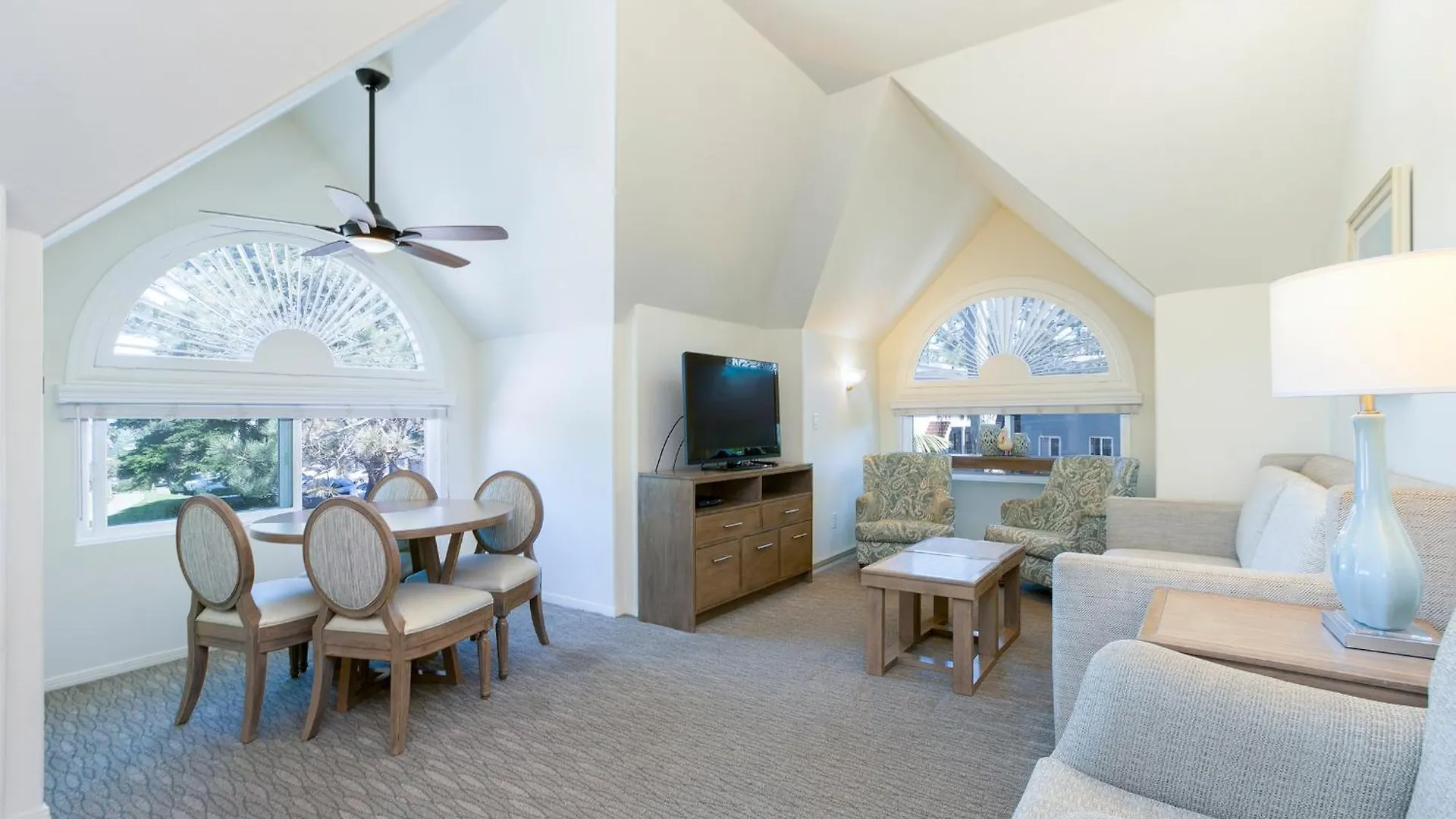 Wave Crest Aparthotel 3*