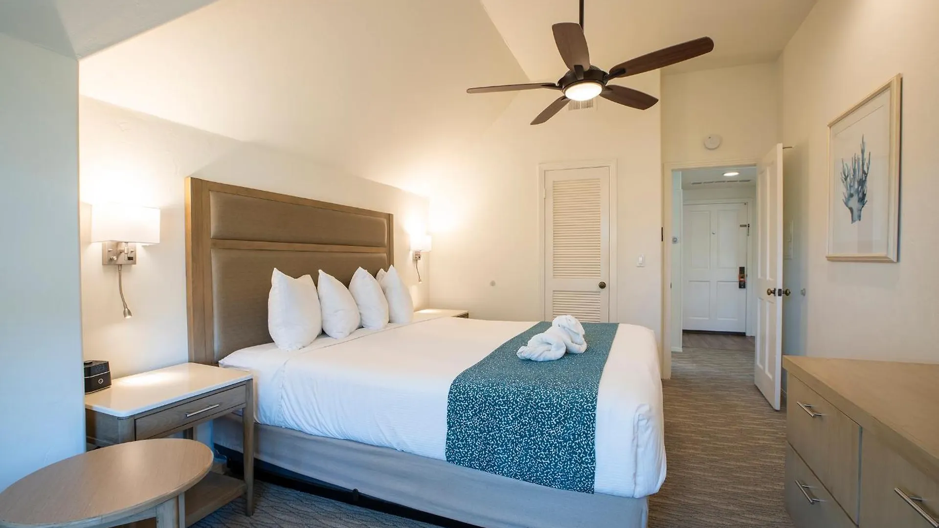 Wave Crest Aparthotel