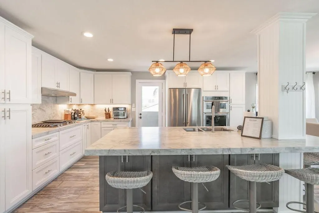 Surfside Charmer One Block To