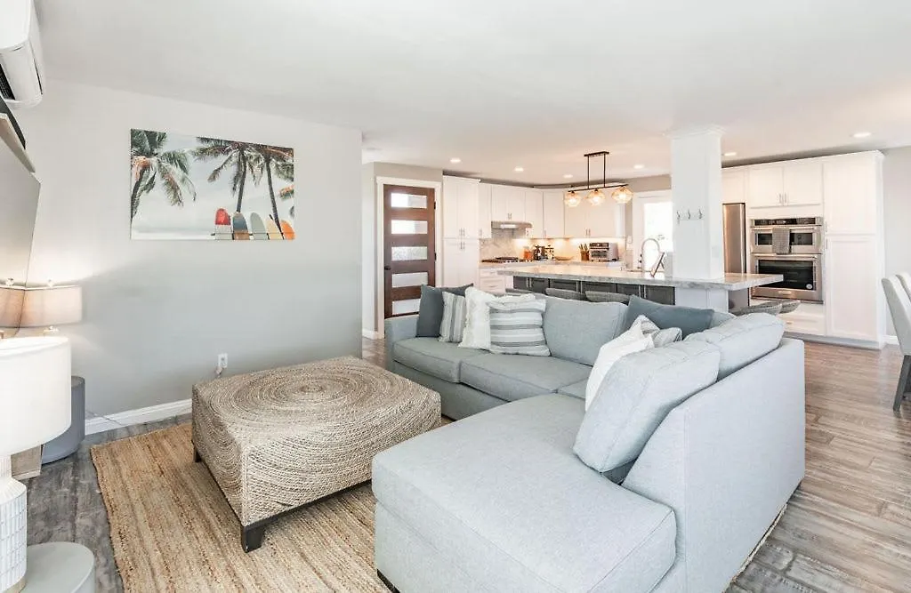 Surfside Charmer One Block To San Diego