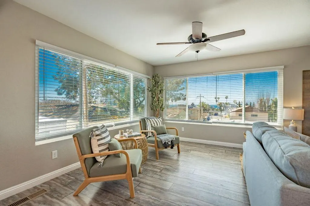 Surfside Charmer One Block To San Diego