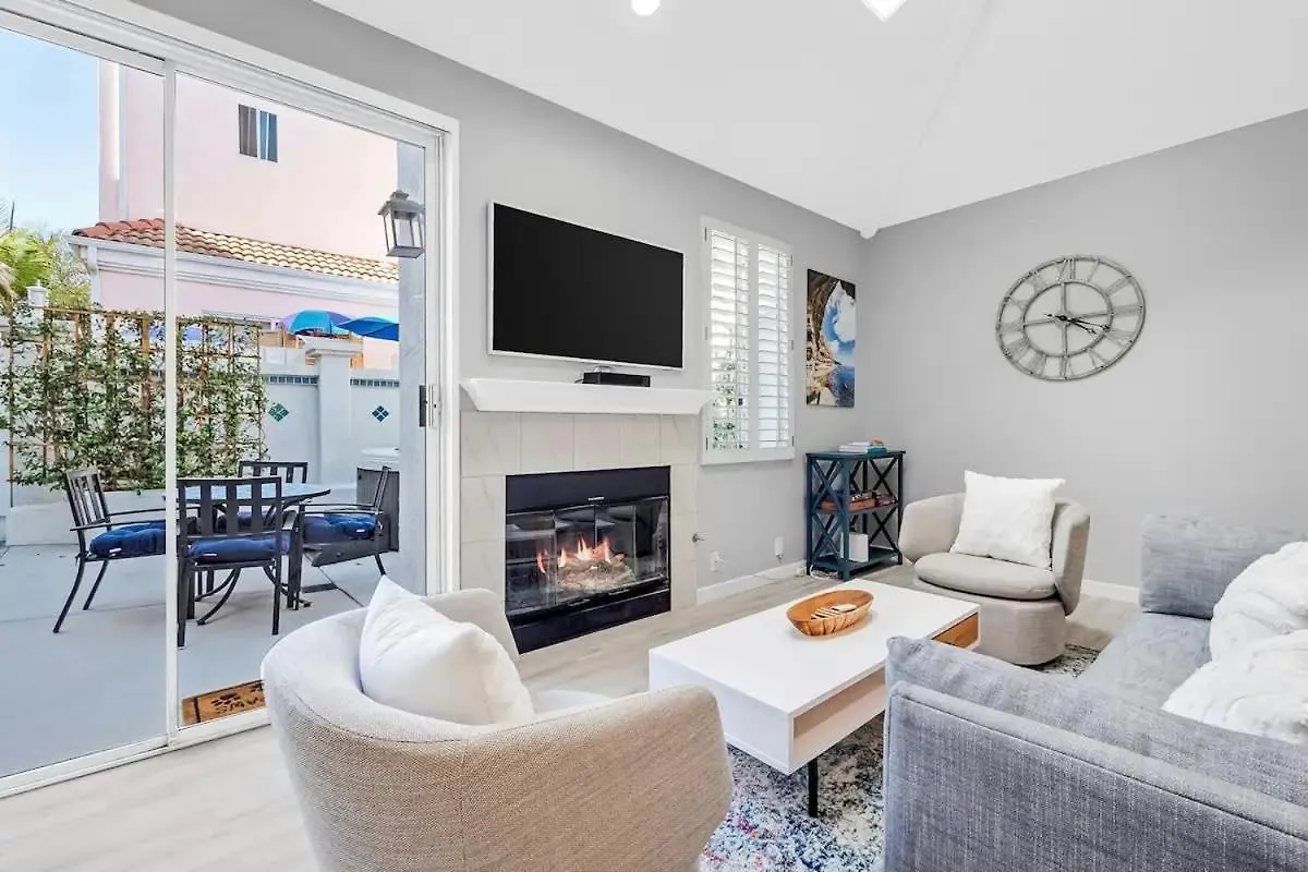 Casa vacanze Ocean View Gem With Rooftop Deck And Hot Tub *
