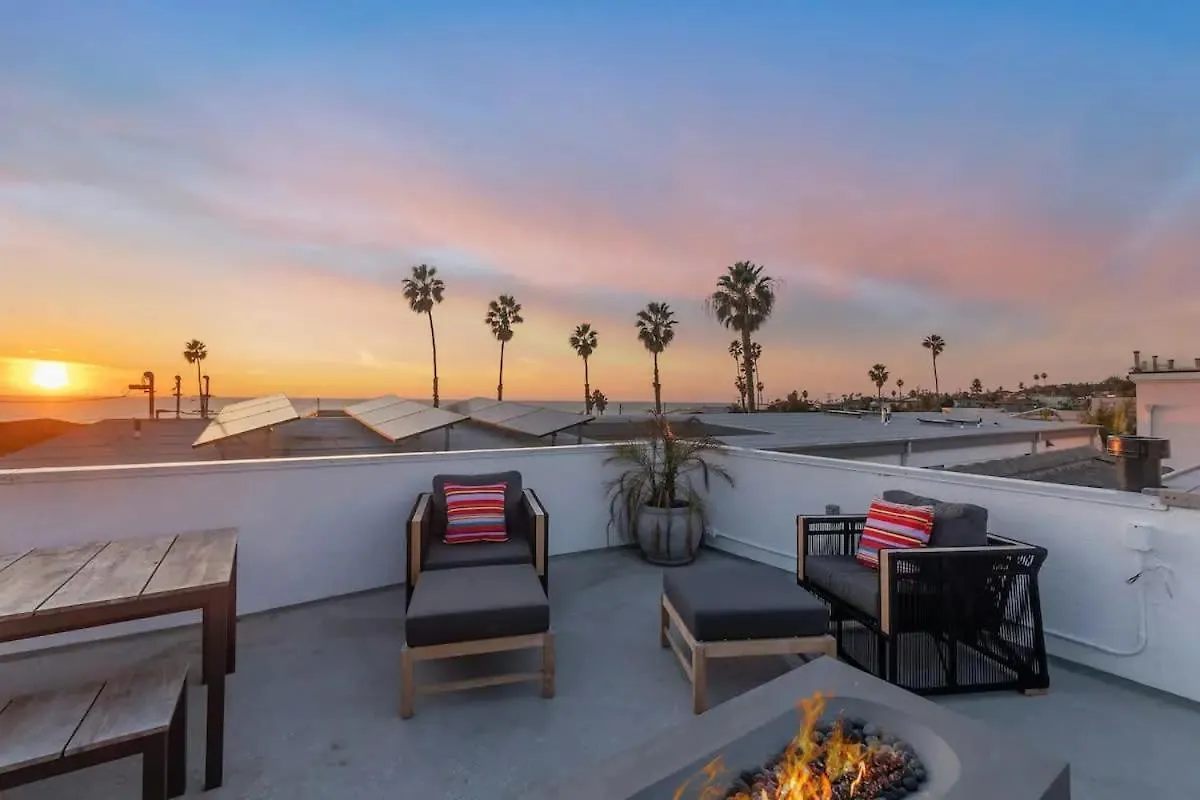 Ocean View Gem With Rooftop Deck And Hot Tub *