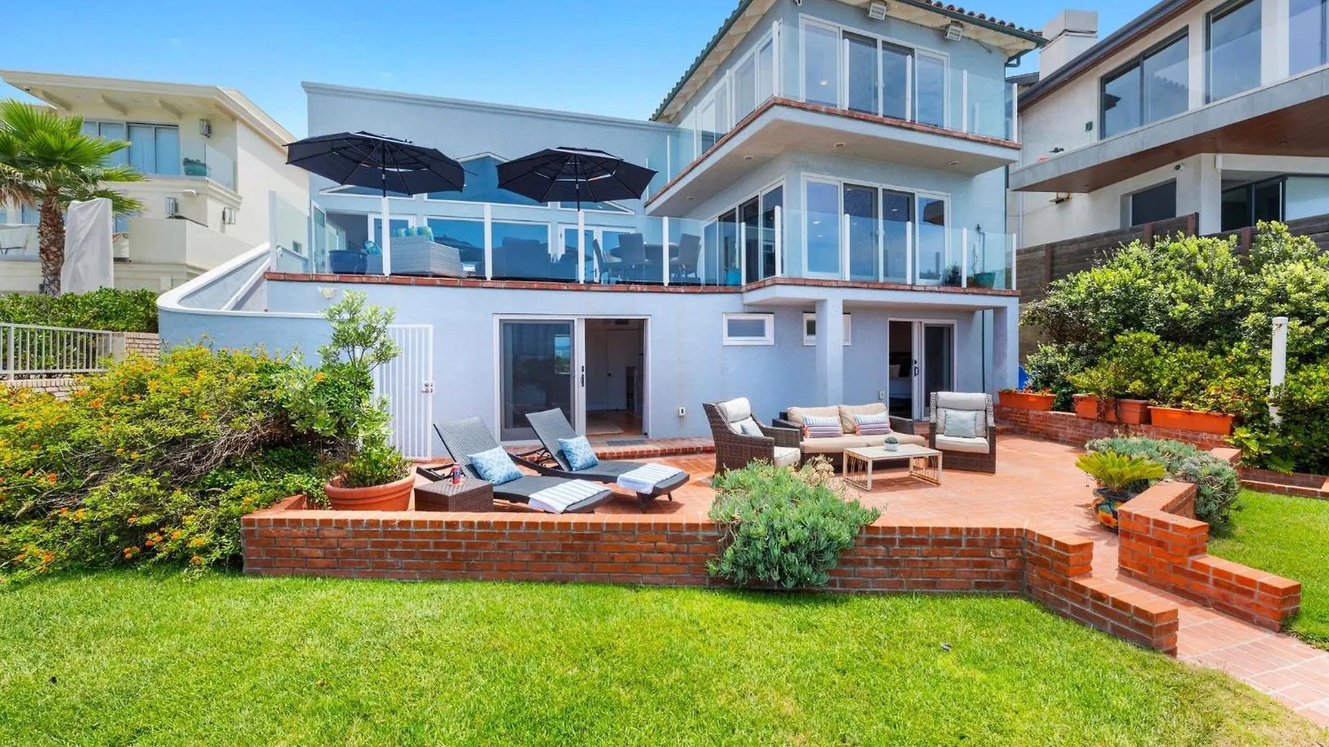 B5250 Playa Vista Beachfront