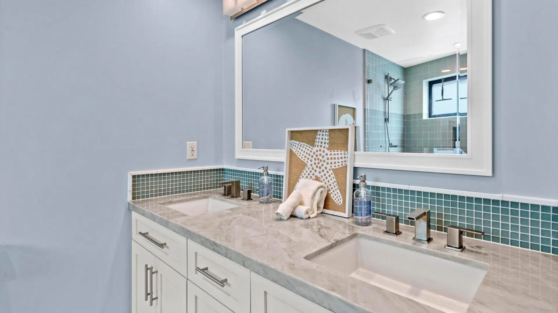 B5396 Bayside Retreat Apartment San Diego