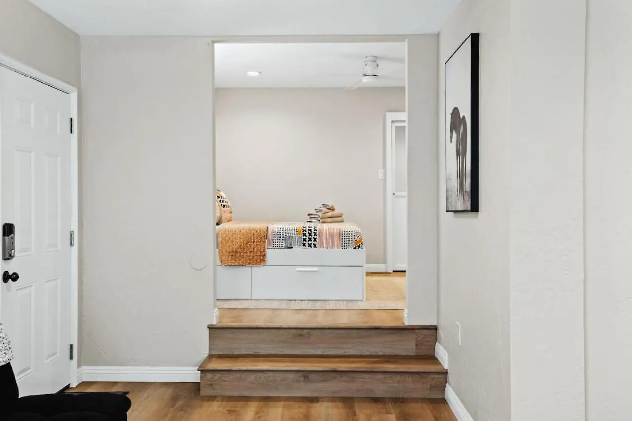 Spacious - Minutes To Everything Apartament *