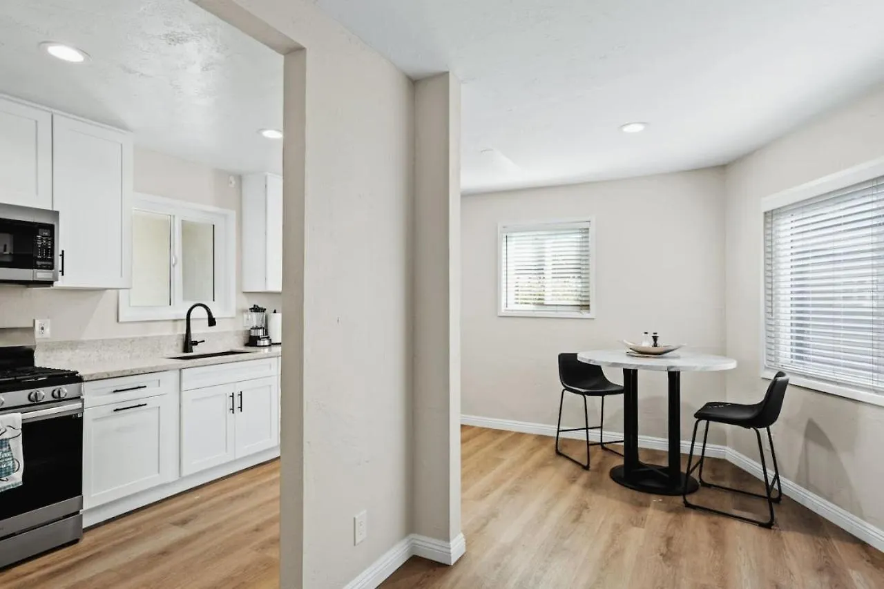 Spacious - Minutes To Everything Apartament *