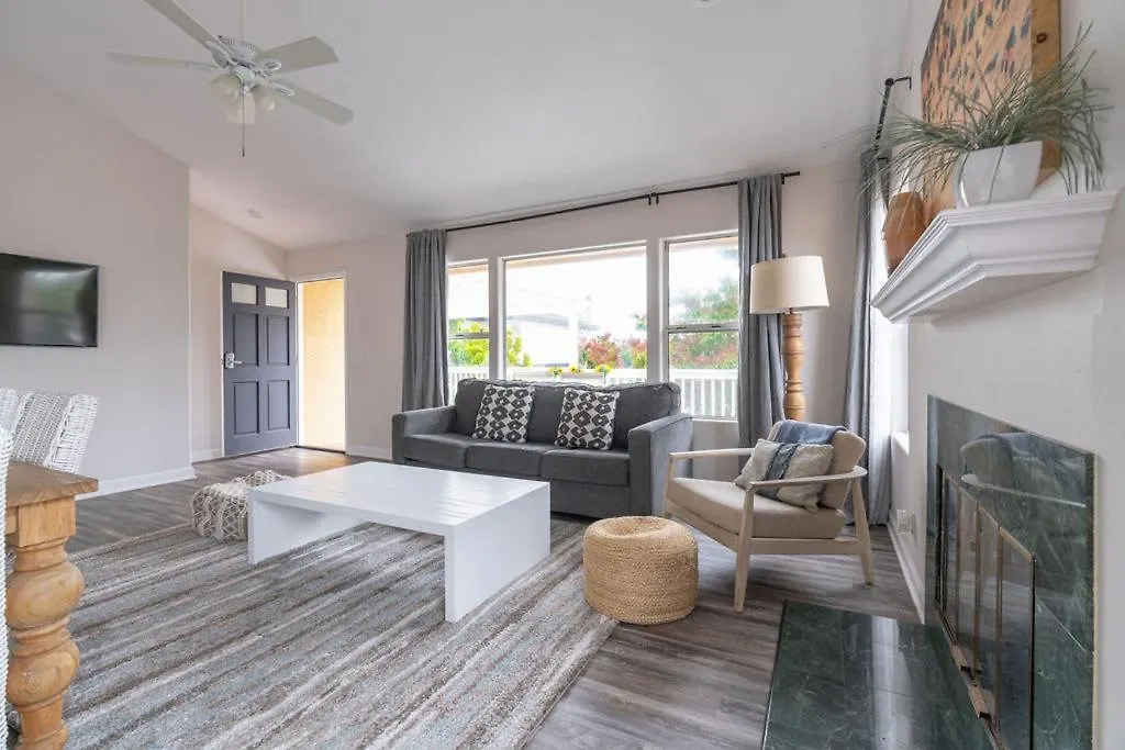 Sunlit La Jolla Village Gem With Peak Ocean Views 別荘 *
