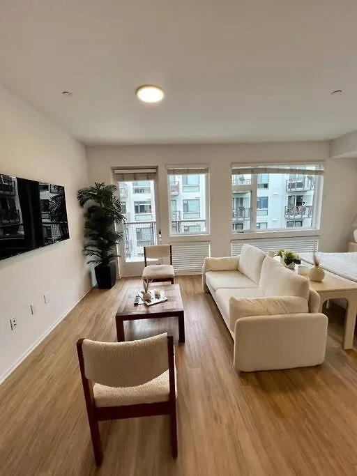 아파트 Stylish Downtown Studio *