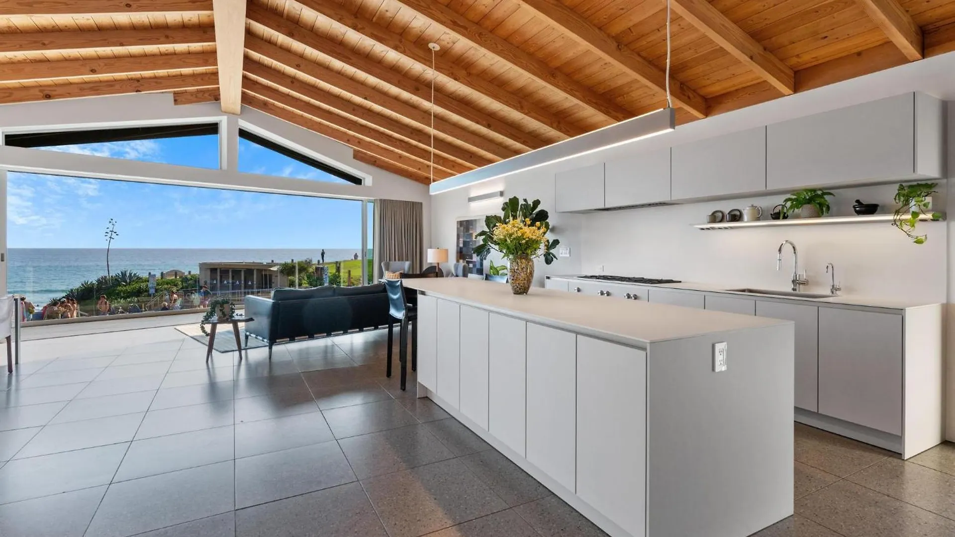 B5407 Beachfront Modern *