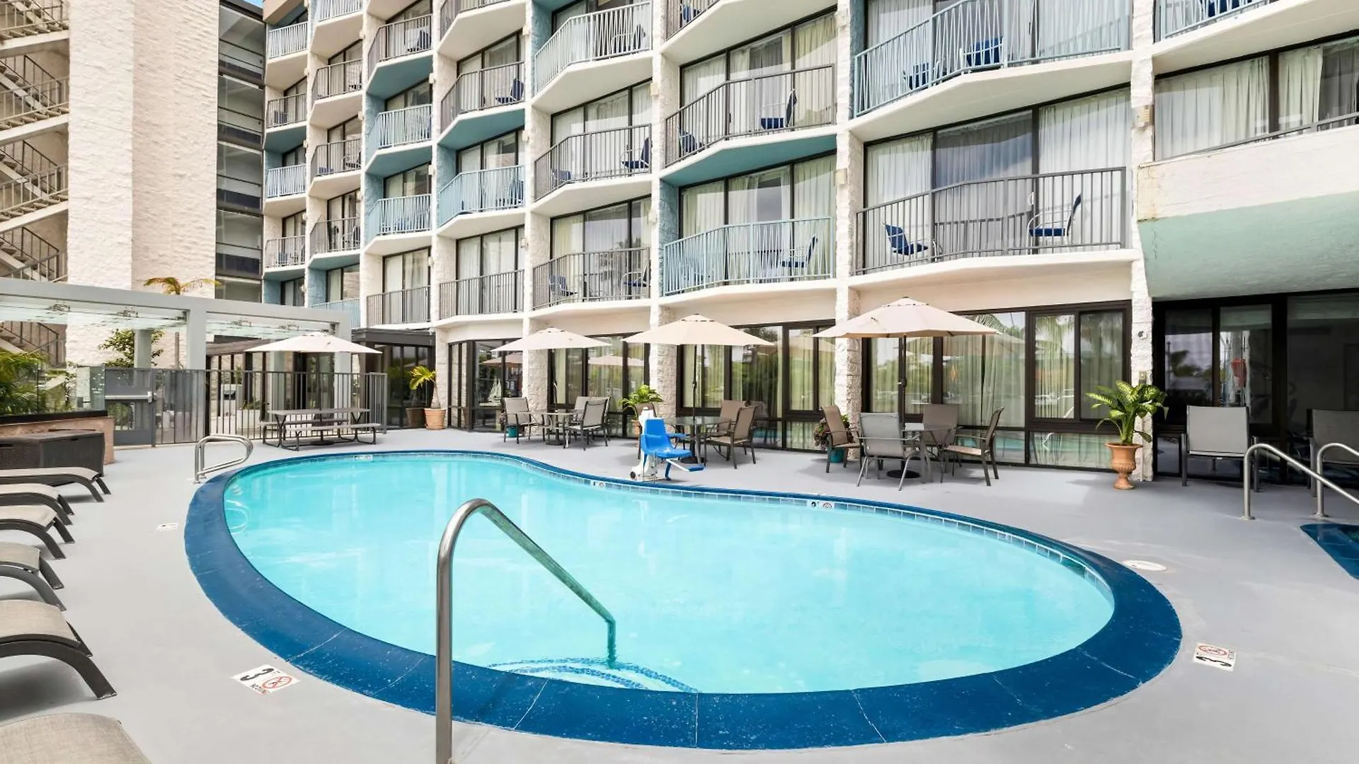 Western Yacht Harbor 3*
