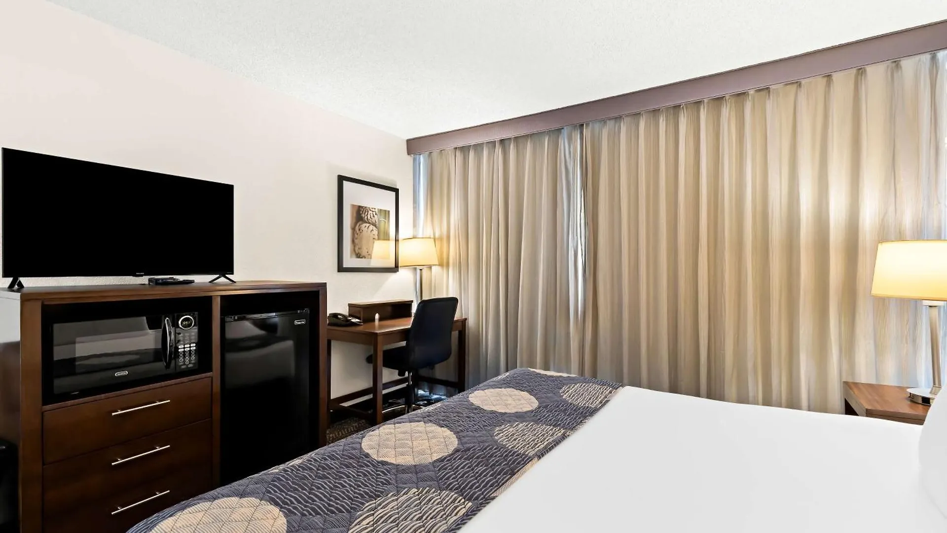 Western Yacht Harbor Hotel