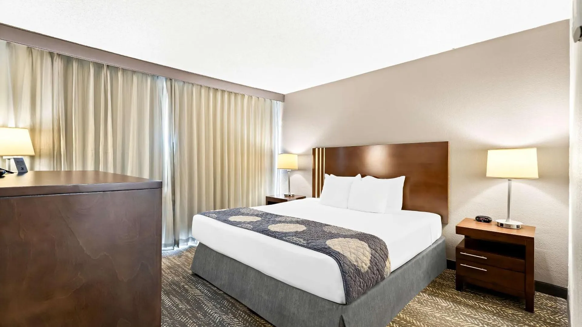 Western Yacht Harbor Hotel 3*