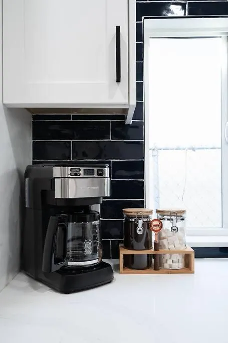 بيت للعطل * Bueno Bueno Casita * / 7 Min To Downtown / 4 Bdr *