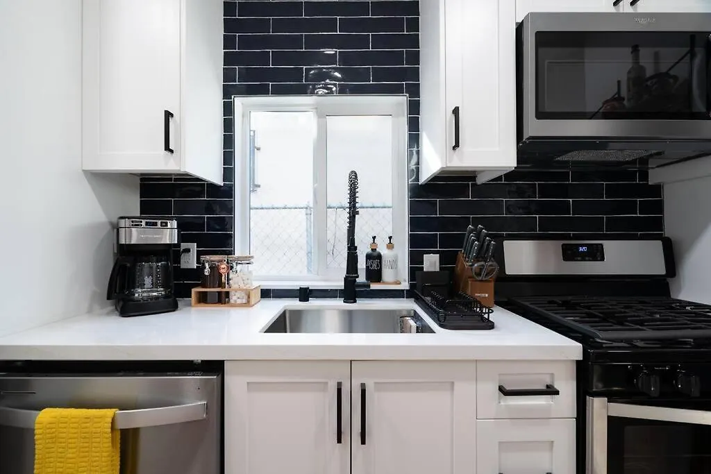 * Bueno Bueno Casita * / 7 Min To Downtown / 4 Bdr * San Diego