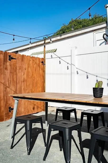 * Bueno Bueno Casita * / 7 Min To Downtown / 4 Bdr *