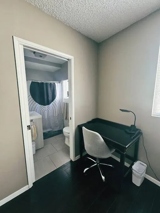 Spacious & Immaculate Haven Near Downtown Sd *