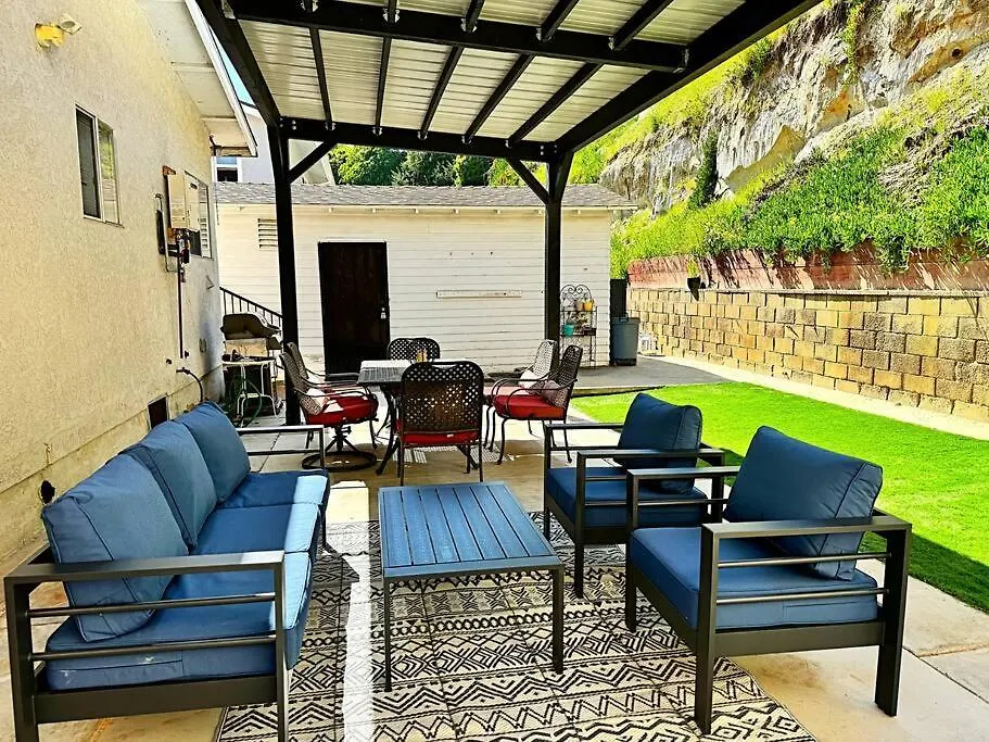 Spacious & Immaculate Haven Near Downtown Sd *