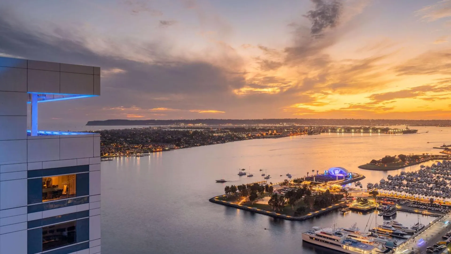 Hilton Bayfront 4*