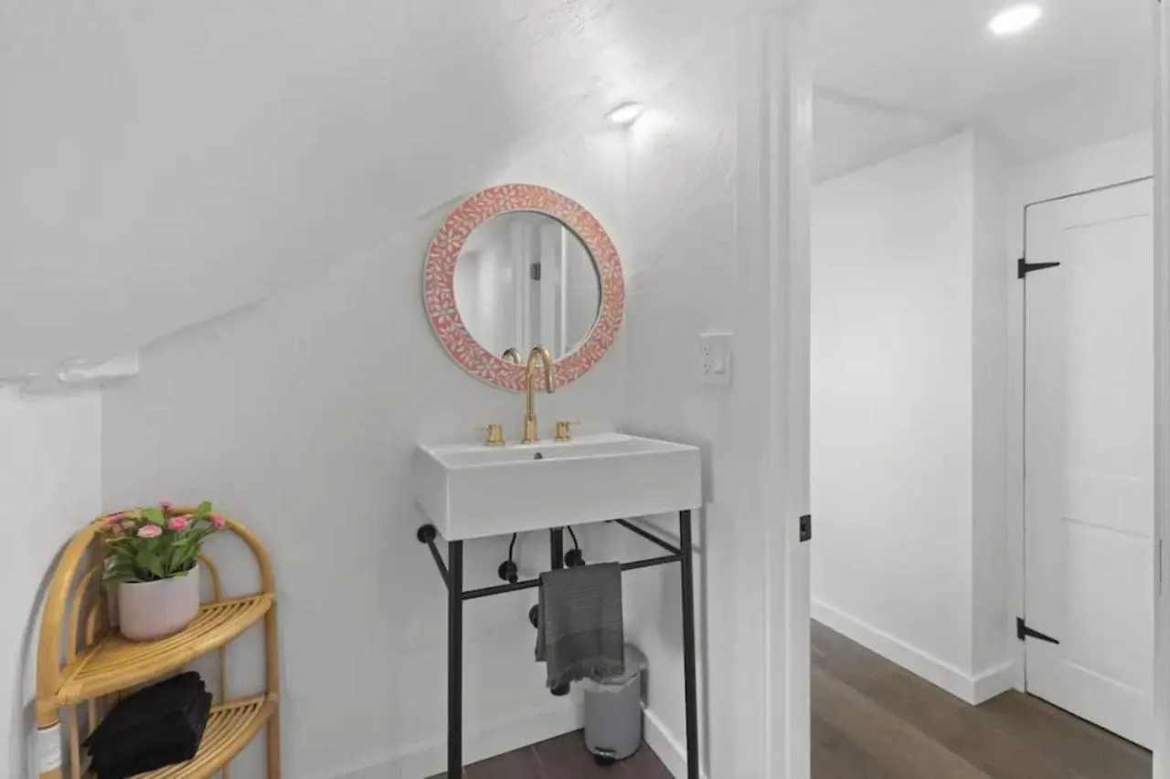 5bd With Outdoor Space In Little Italy *