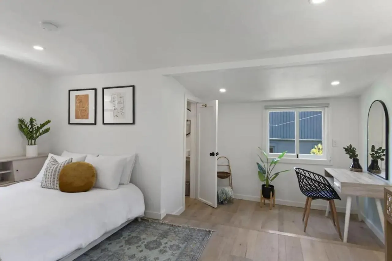 5bd With Outdoor Space In Little Italy *