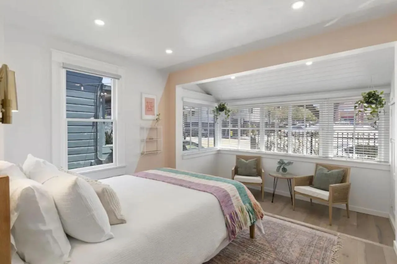 5bd With Outdoor Space In Little Italy 度假居